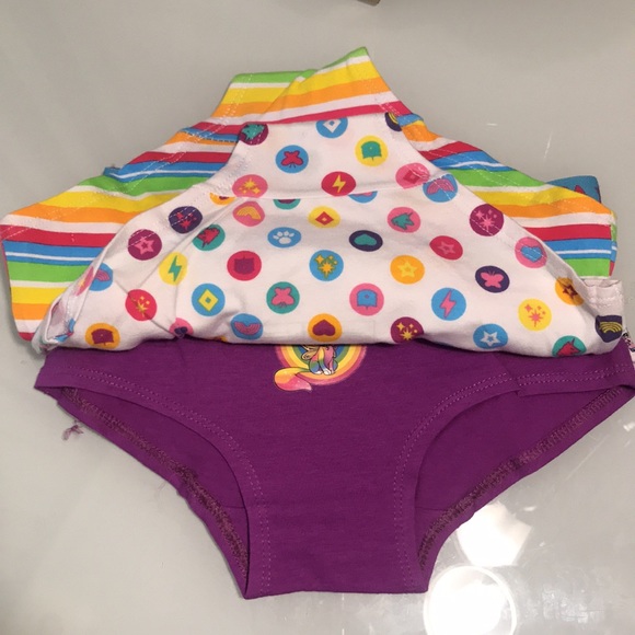 Rainbow Butterfly Unicorn Kitty Girls' Rbuk 4pk Reative - Picture 3 of 4